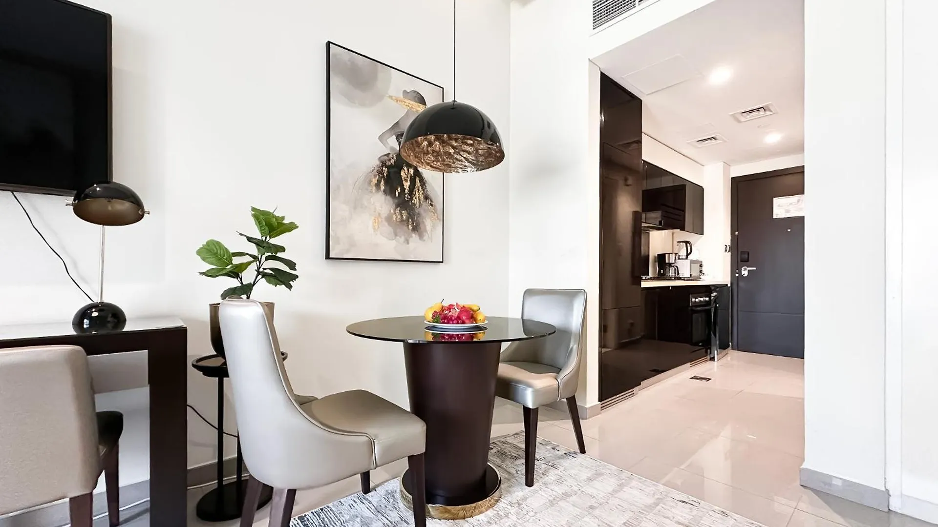 Unparalleled Splendor - Luxe Studio In Business Bay Dubai Appartement